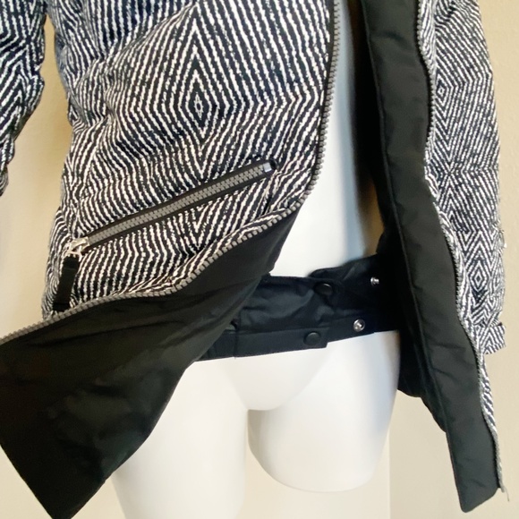 Marmot | Women's Black/White Down Snowboard/Ski Hooded Puffer Jacket | Size: S - Picture 8 of 16